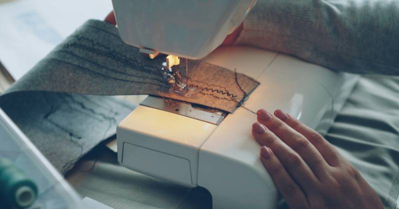 White sewing machine and needle