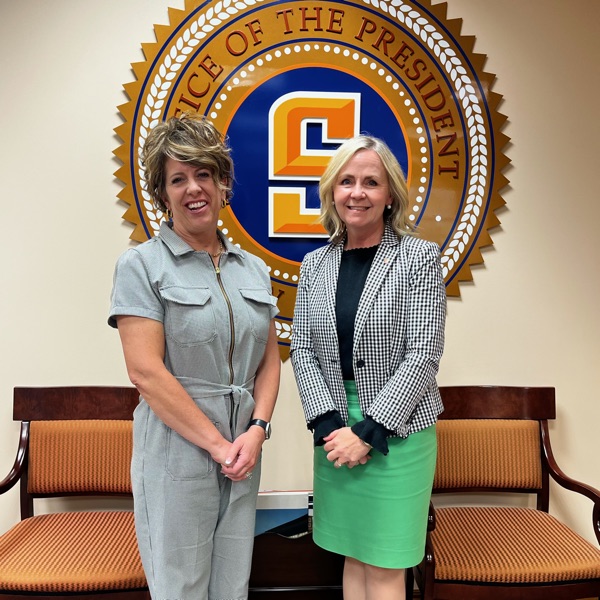 Alumni Council President Melissa Lowry Judy with Snow College President Stacee Yardley McIff